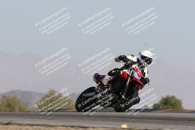 media/Dec-01-2025-Moto Forza (Mon) [[2daa91e15f]]/2-Intermediate Group/Session 2 Turn 9 Entry/